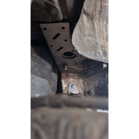 Wzmocnienie BMW 3 E46 Mocowanie wahacza V.2