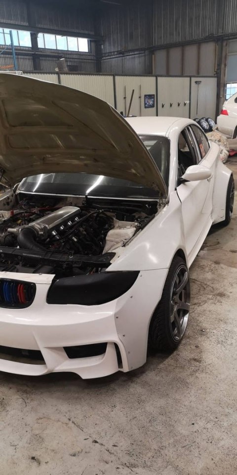 Nadkole BMW 1 E81 E82 tył lewe