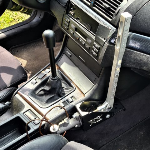 Podstawa Płyta do zamocowania hamulca ręcznego otworowana do tunelu BMW E46 Fluo