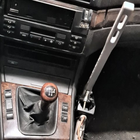 Podstawa Płyta do zamocowania hamulca ręcznego otworowana do tunelu BMW E46 Fluo