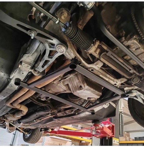 Rozpórka BMW E36 dolna przednia 4punktowa H-brace X-brace
