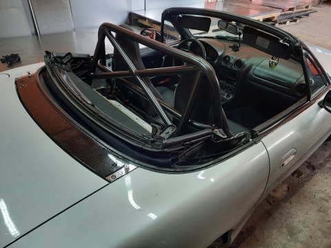 Rollbar skręcana pół klatka Mazda MX5 NA NB Miata Red