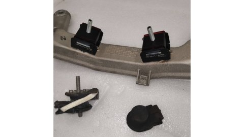 Poduszki skrzyni biegów BMW F20 F22 F30 F32 F33 F36 G29