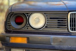 Wlot powietrza w lampę BMW 3 E30 światło drogowe strona pasażera 89mm