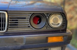 Wlot powietrza w lampę BMW 3 E30 światło mijania 89mm