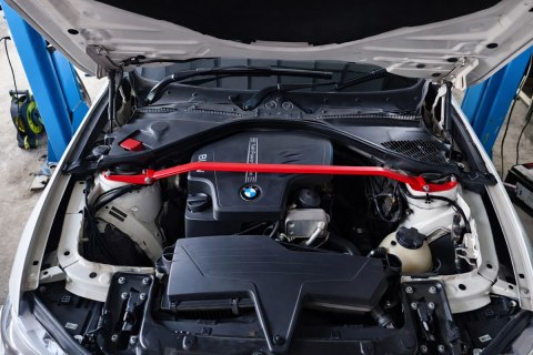 Rozpórka BMW 1 F20 F21 2 F22 F23 3 F30 F31 F34 F35 4 F32 F33 F36 przednia górna Aluminium