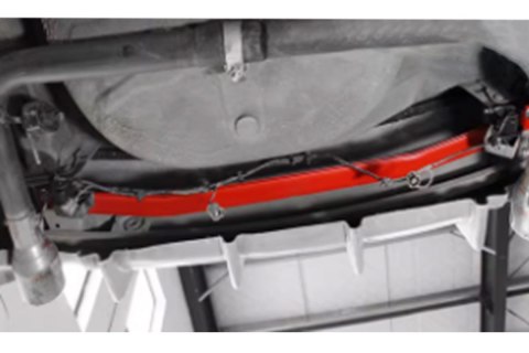 Rozpórka Ford Focus MK2 MK3 tylna dolna Red Aluminium