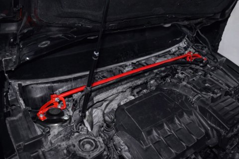 Rozpórka VW Golf 8 przednia górna Red Aluminium
