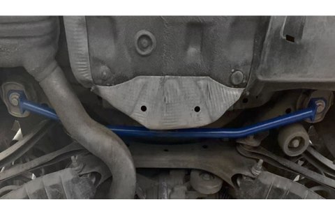 Zestaw rozpórek Audi A4 B9 3 elementów Red Aluminium