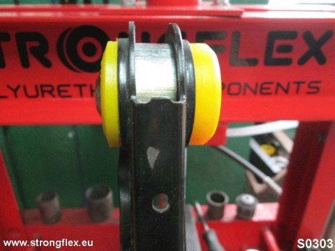 Tuleja wahacza tylnego górnego - mocowanie zwrotnicy SPORT - BMW Seria 1